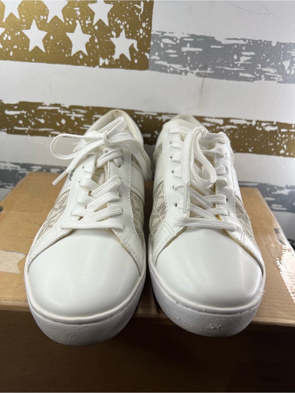 Michael Kors shoes - Picture 2 of 8